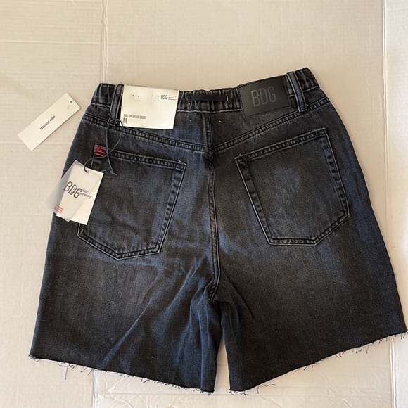 NEW BDG Pull-On Baggy Denim Short - Picture 6 of 8
